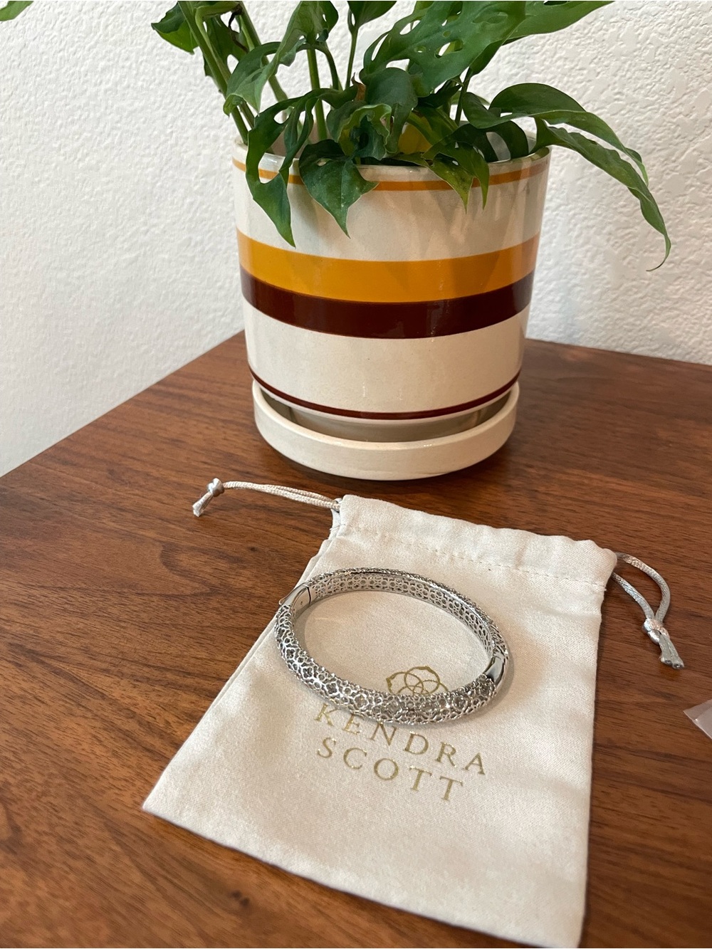 NWT Kendra Scott Silver Filigree Abbie Bangle Bracelet